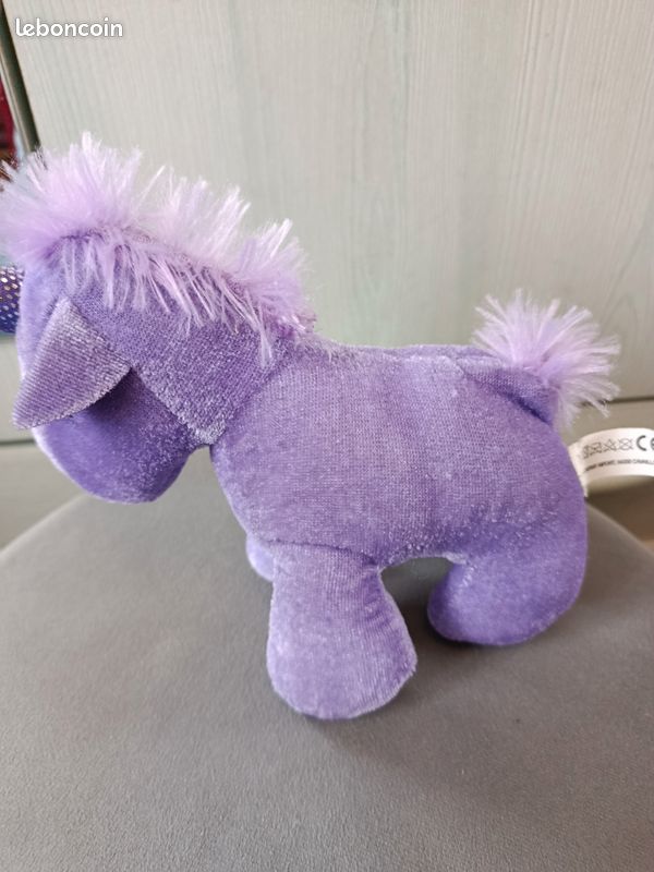 Petite licorne violette (image 1)