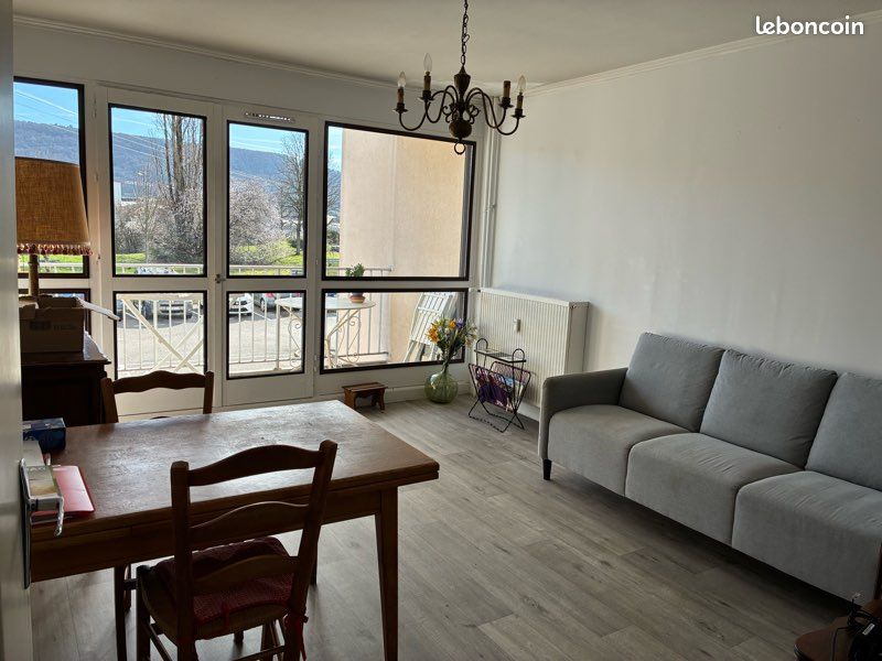 Appartement 3 pièces 63 m² · à Lons-le-Saunier · 63 m² · 700 €