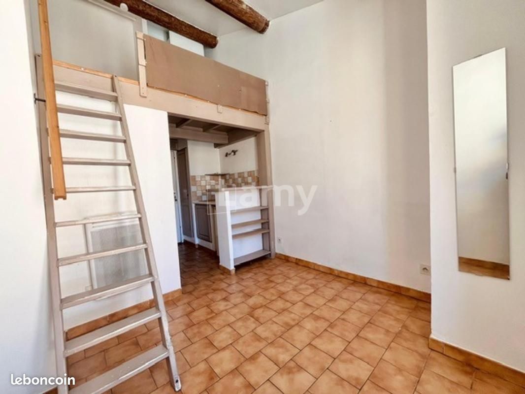 Appartement 1 pièce 14 m² · à Aix-en-Provence · 14 m² · 472 €