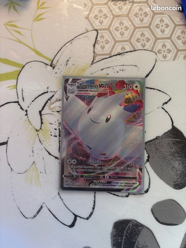 Carte Pokmon Togekiss Vmax 141/185 avec protection - Jeux & Jouets