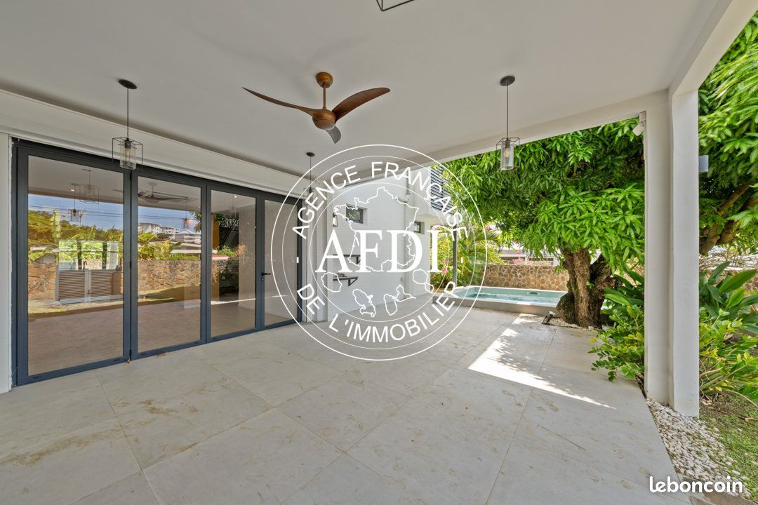 Maison 8 pièces 285 m² · à Fort-de-France · 285 m² · 810 000 €