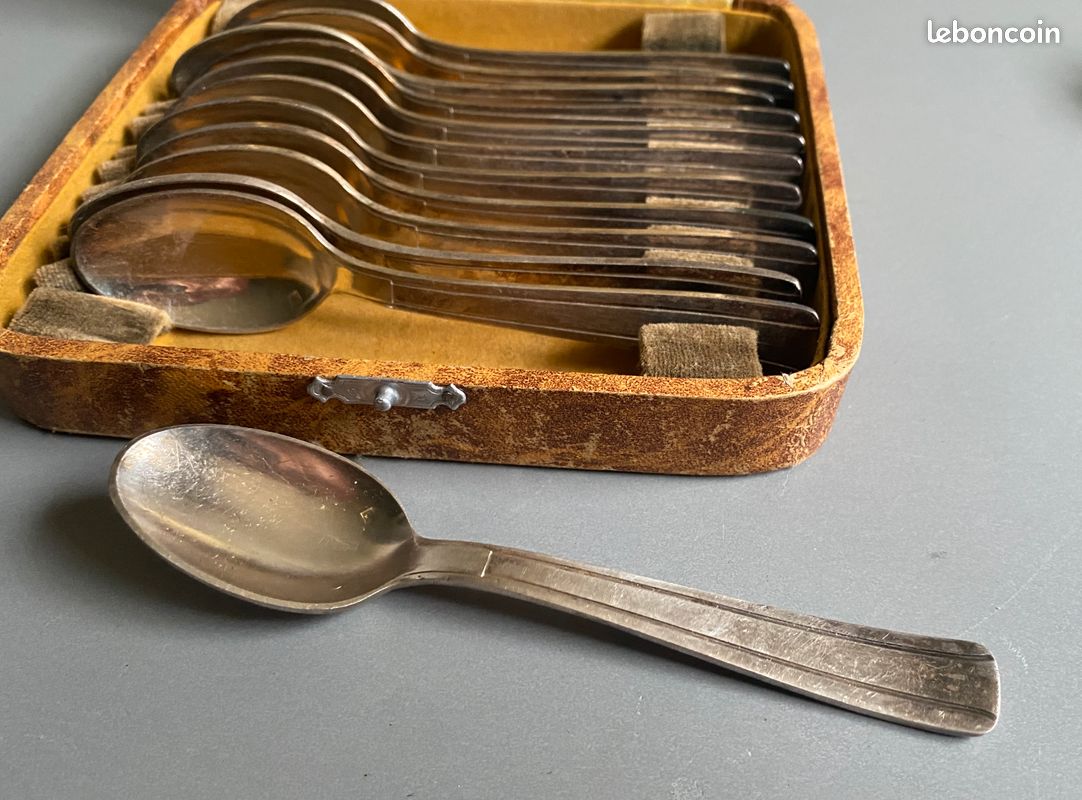 12 Petites Cuillères Art Nouveau Métal Argenté - Sfam France