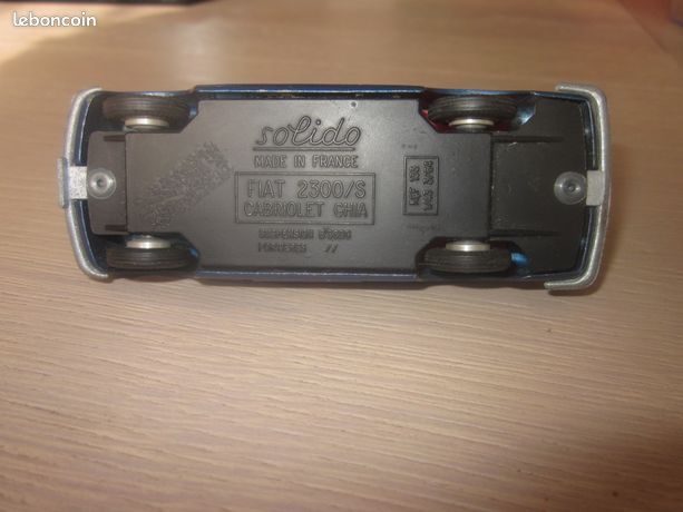 Ancien jouet Solido ,série 100 Fiat 2300 cabriolet Ghia N°133 ,no norev politoys dinky mebetoys - Collection