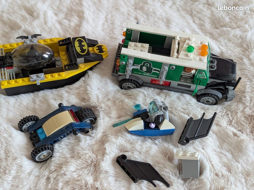 Lot Lego Batman - véhicules+ figurines- Super Héros DC Comics (image 1)