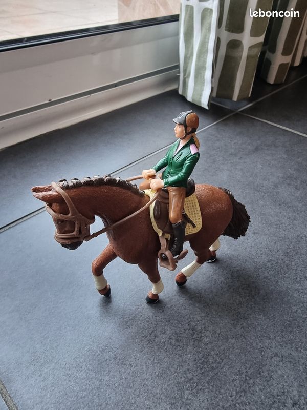 SCHLEICH - Figurine Cavalière et son cheval (image 1)