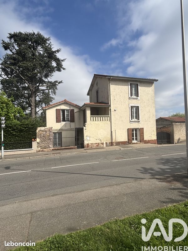 Maison 6 pièces 165 m² · à Saint-Chamond · 165 m² · 198 000 €