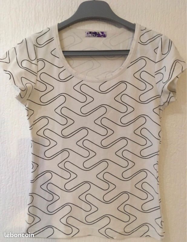 Tee-shirts blanc et noir taille 14 ans (image 1)