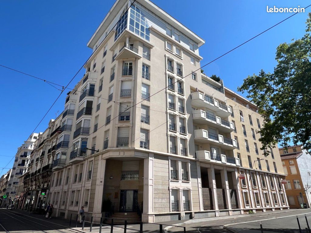 Appartement 2 pièces 48 m² · à Saint-Étienne · 48 m² · 77 000 €