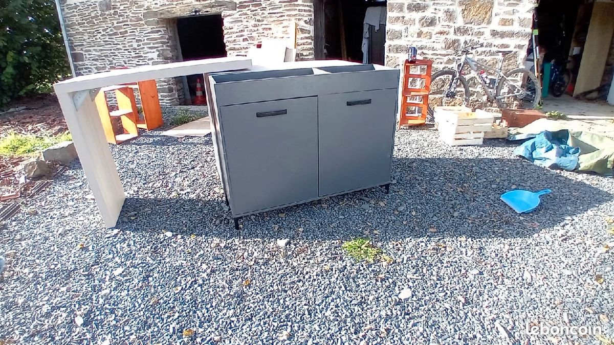 Meuble cuisine avec table mange-debout (image 1)