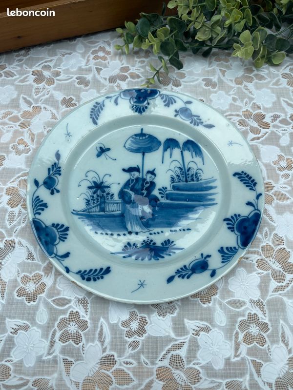 Assiette Faïence De Nevers XVIIIème. Décor Aux Chinois