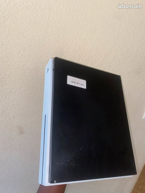 Écran Samsung à vendre + Xbox one S 1 Avc manette (image 4)