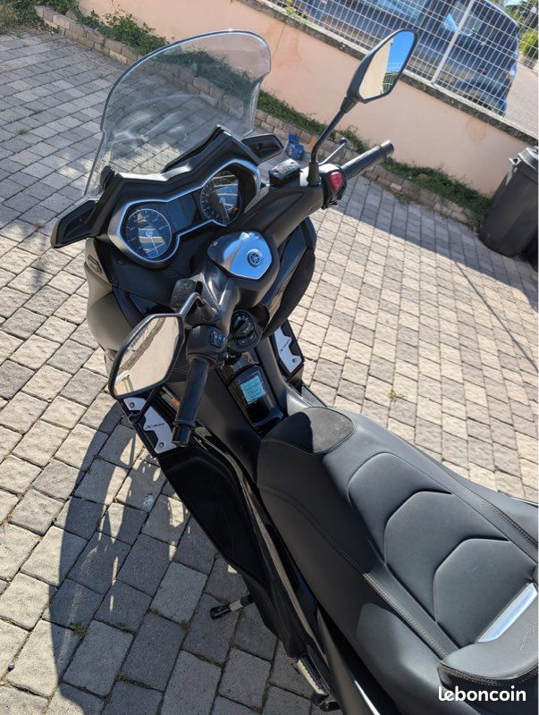 Xmax 125 Iron max 2019 6000kms très bon état,révision des 6000kms faite,contrôle technique ok (image 6)