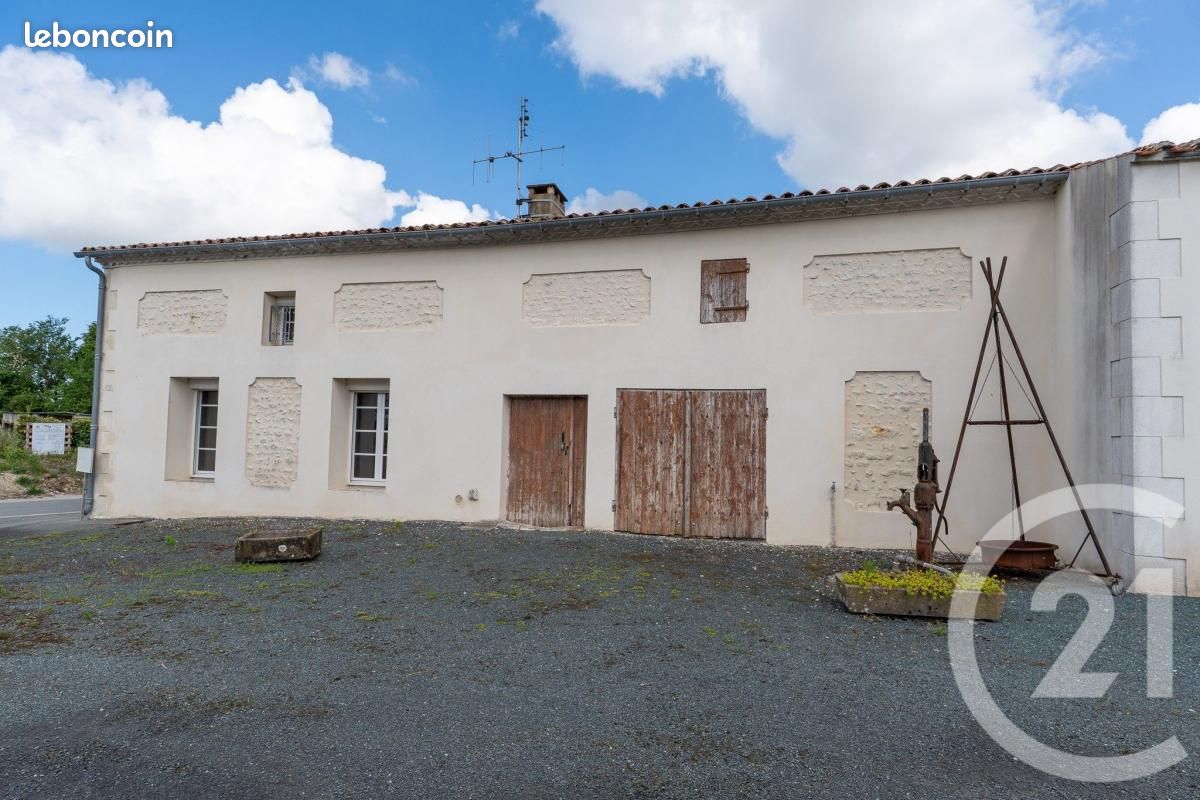 Maison 5 pièces 108 m² · à Semussac · 108 m² · 240 000 €
