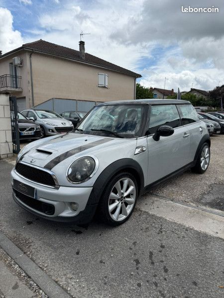 Mini MINI COOPER SD 143CH (image 2)