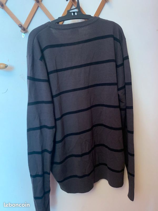 Pull en V (image 3)