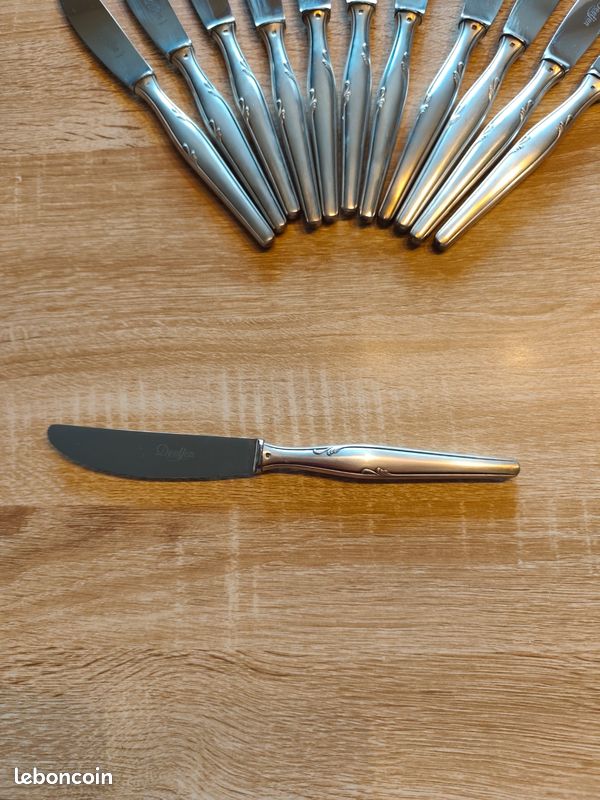 Lot De 5 Couteaux De Table, Manche Métal Argenté Et Inox, état D'occasion