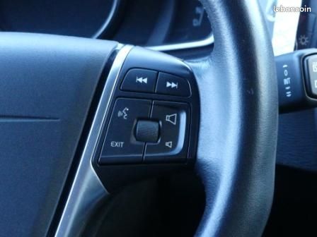 Volvo V40 D2 120CH MOMENTUM BUSINESS GEARTRONIC (image 20)