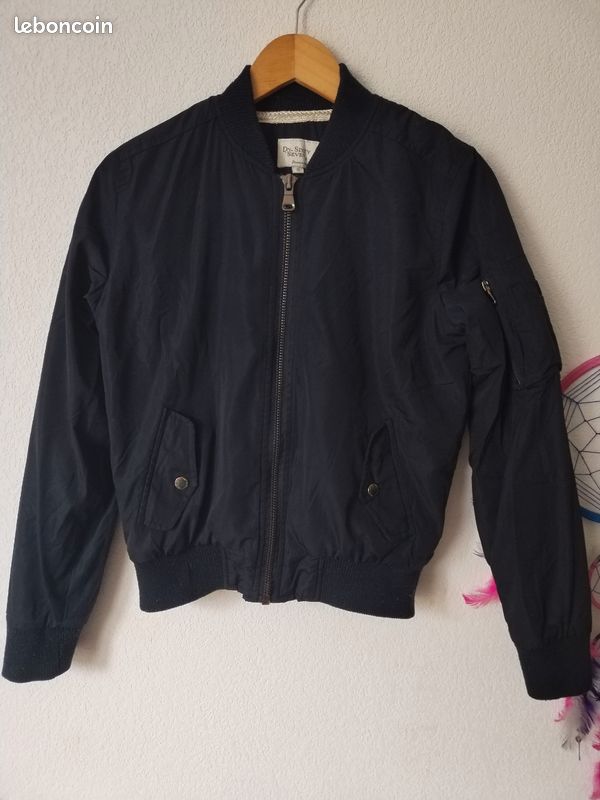 Blouson bleu marine de chez Sixty Seven (image 1)