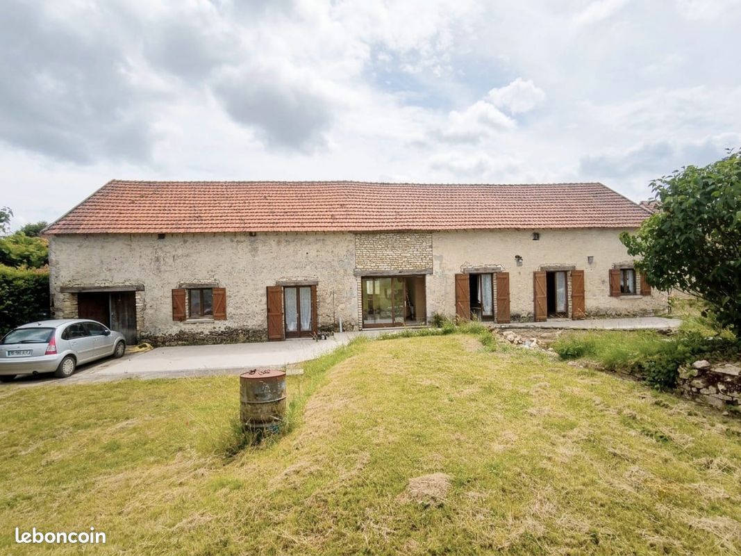 Maison 7 pièces 220 m² · à Aulnay-la-Rivière · 220 m² · 175 000 €