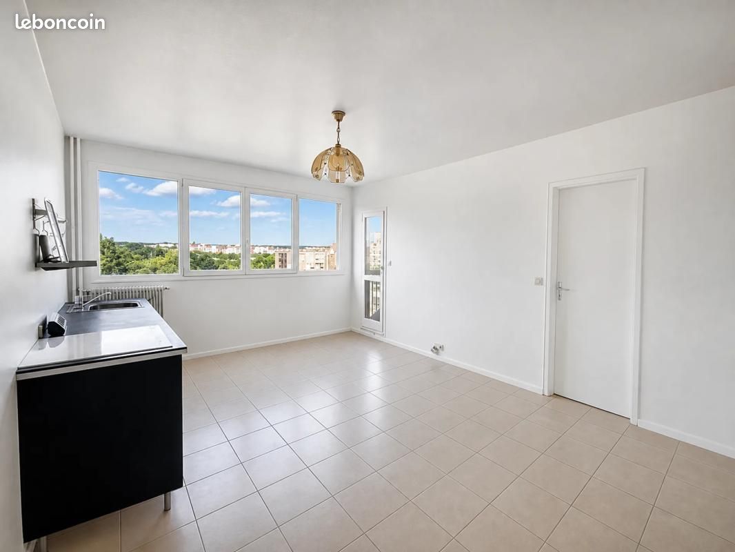 Appartement 3 pièces 52 m² · à Neuilly-sur-Marne · 52 m² · 150 000 €