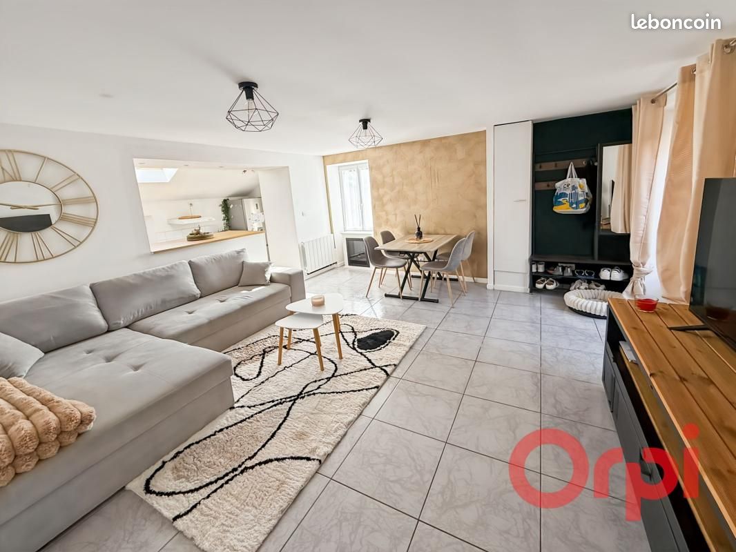 Maison 2 pièces 48 m² · à Saint-Pierre-les-Étieux · 48 m² · 70 000 €