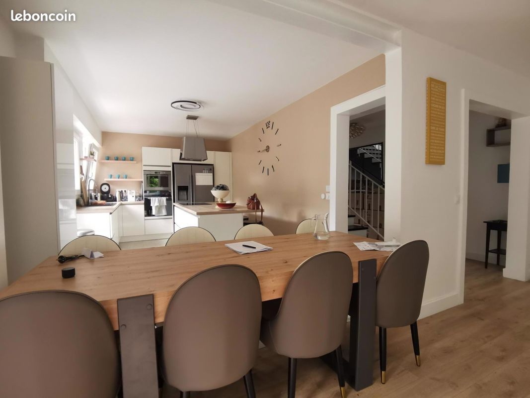 Maison 9 pièces 200 m² · à Nantes · 200 m² · 4 300 €