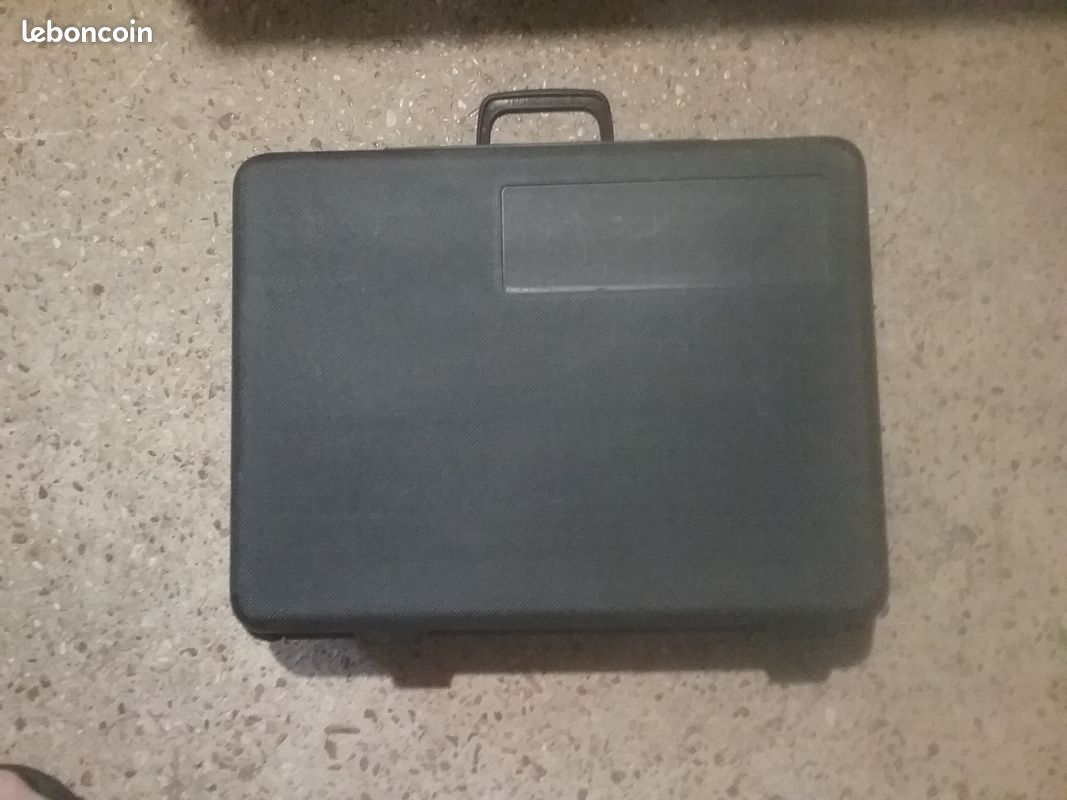 Valise de transport ( baisse de prix 20 euros) ( les2 valises 30 euros) (image 2)