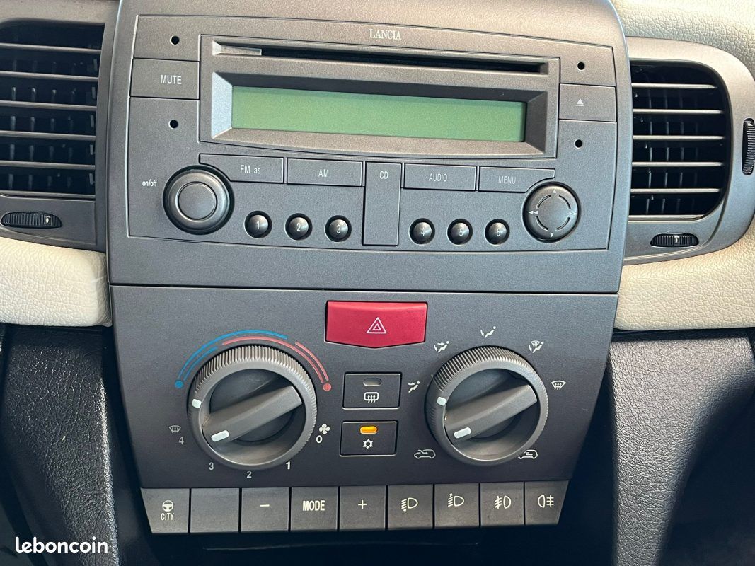 🚗 LANCIA Y 1.3 MULTIJET 16V ⚙️Full options ☀️ Toit ouvrant ❄️ Climatisation 🪑 Sièges en cuir (image 17)