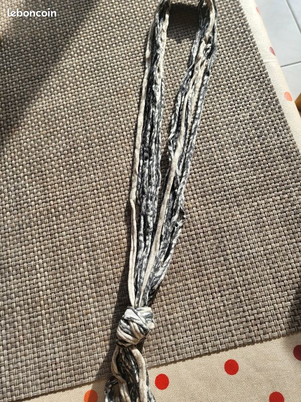 Collier tissus gris et beige Captain Tortue TB état (image 1)