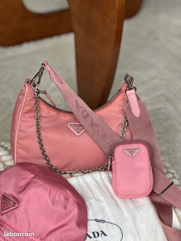 Prada Re-edition nylon bandoulière rose avec bob Accessoires