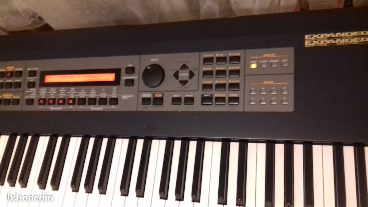 Roland XV-88 Piano Clavier + 4 cartes extension (image 11)