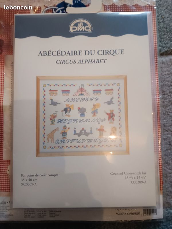 Kit Point De Croix HobbyJobby Les Amis Proches 12x21cm - Tissu Aida 14ct - Neuf - Difficulté Moyenne