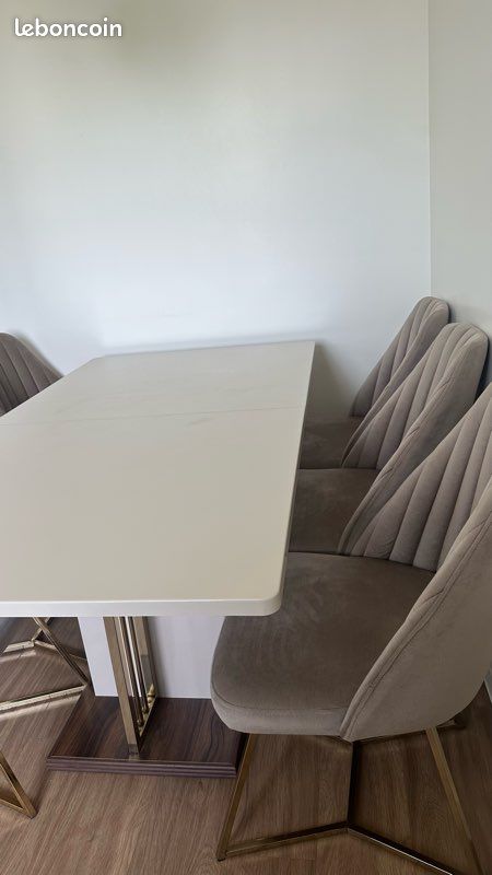 Table a manger (image 3)