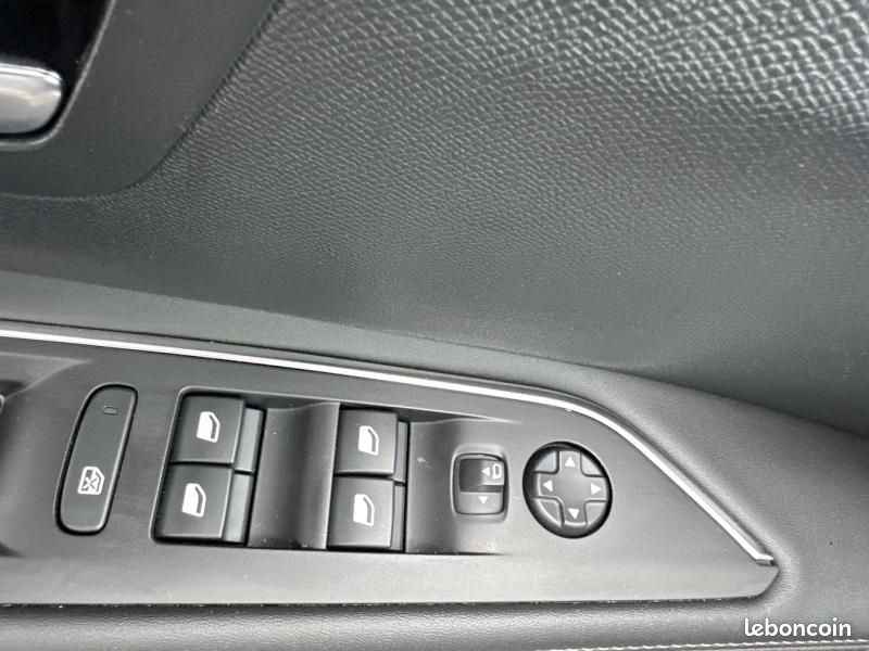 Peugeot 3008 1.5 BlueHDi 130ch S&S GT EAT8 (image 25)