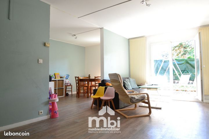 Maison 5 pièces 90 m² · à Fosses · 90 m² · 235 000 €
