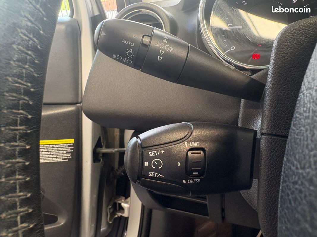 🔹 PEUGEOT 3008 1.6 BlueHDi 116 ch Allure - 🌤️ Toit panoramique ✨ Jantes alliage (image 14)