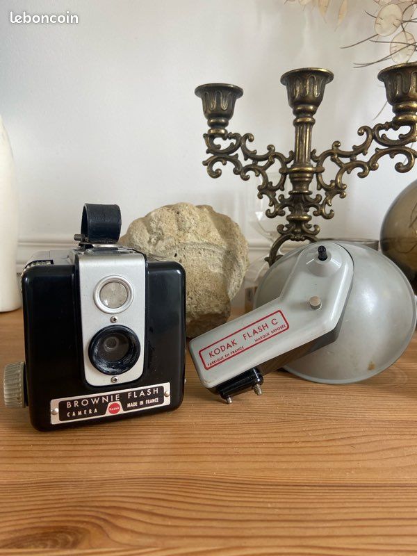 Appareil photo vintage Kodak Brownie Flash Caméra - 1955 Appareil photo vintage Kodak Brownie Flash Caméra - 1955