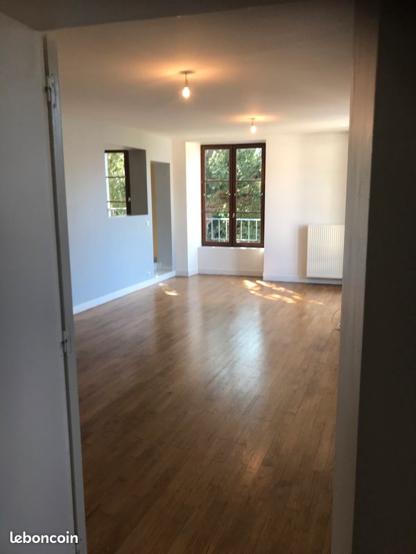 À louer appartement - Saint-Savin 86310 (image principale 0)