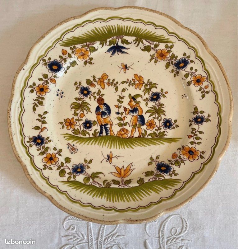 Service de table en faience vintage made in Italy, reproduction 18 ème siècle Moustier (image 5)