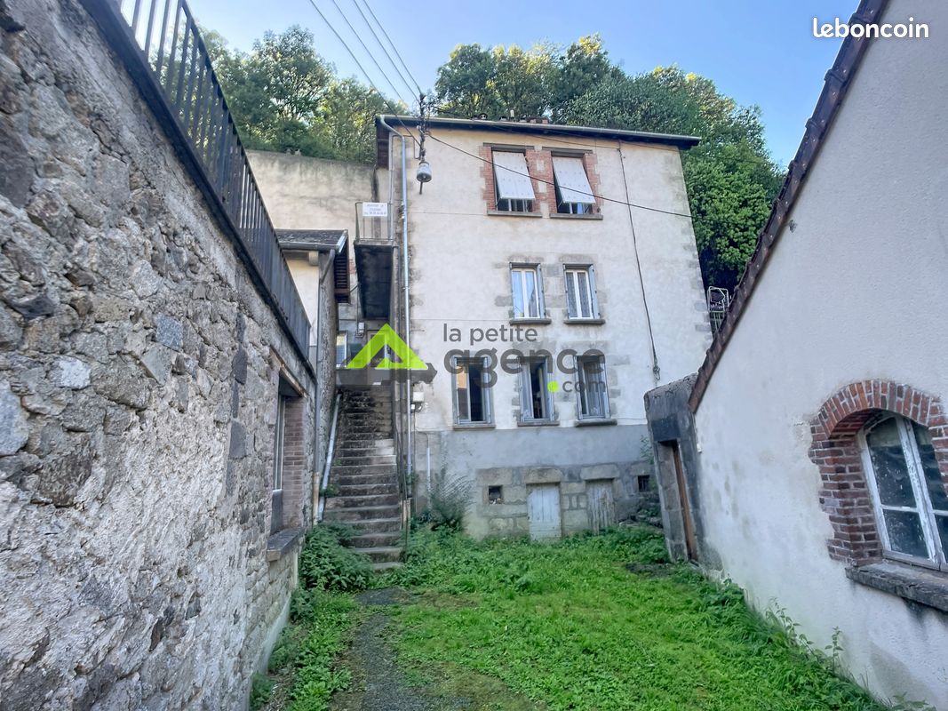 Immeuble 166 m² · à Aubusson · 166 m² · 50 000 €