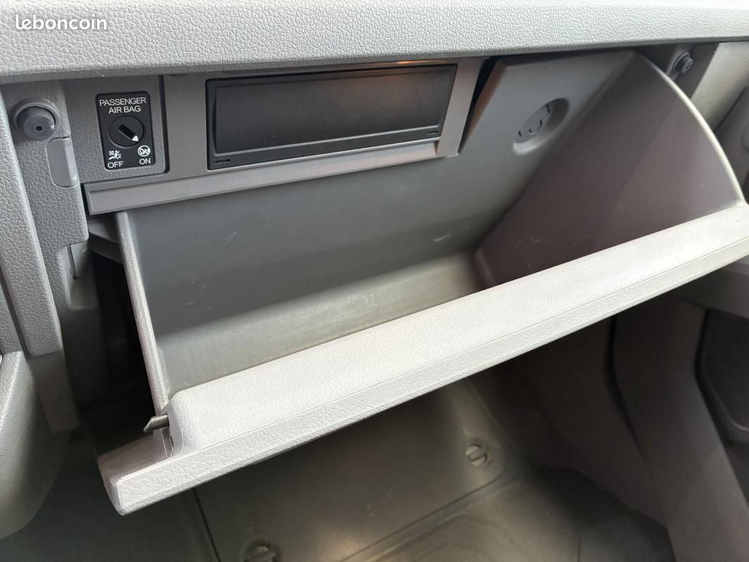 Volkswagen Crafter FOURGON 2.0 TDI 140 L3H3 BUSINESS LINE (image 34)