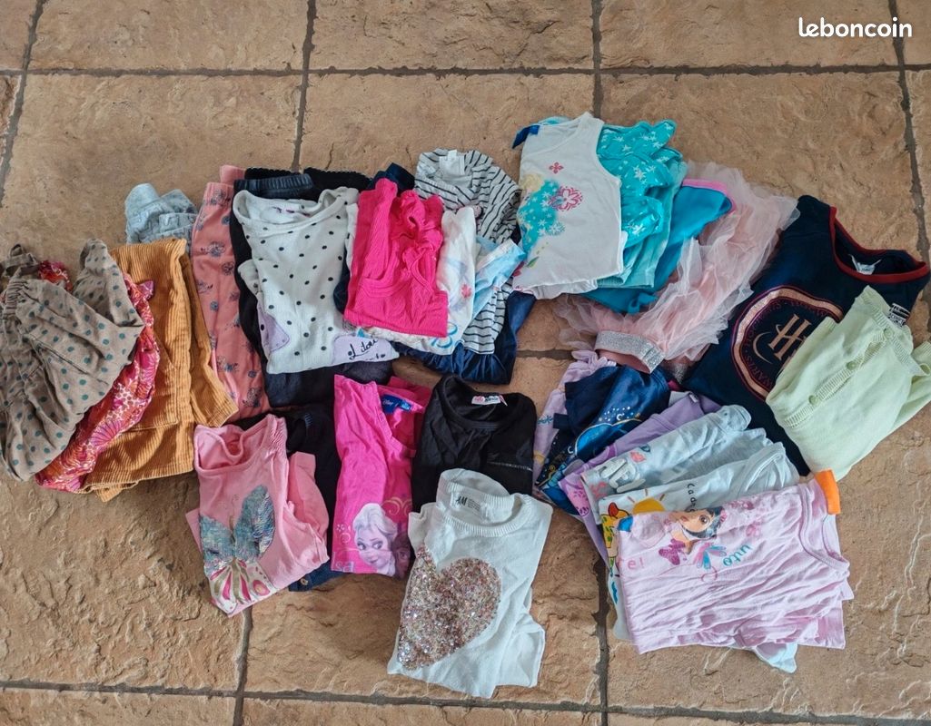 Lot De Vêtements Pour Fille Taille 5-6 Ans - Occasion En Très Bon état