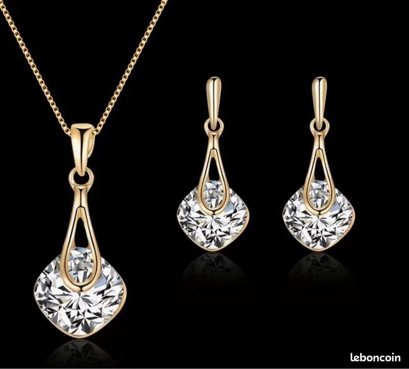 Ensemble de colliers (image 1)