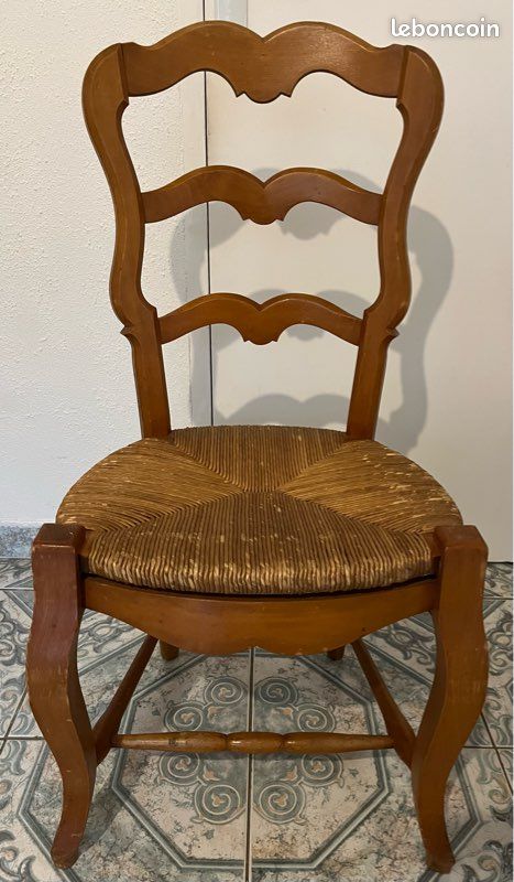 Lot 2 chaises en bois et paille (image 2)