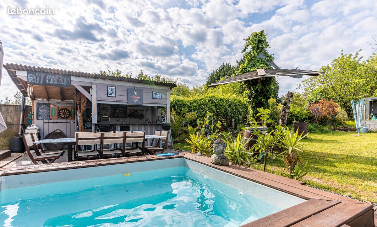 Maison 8 pièces 196 m² · à Bassens · 196 m² · 424 900 €