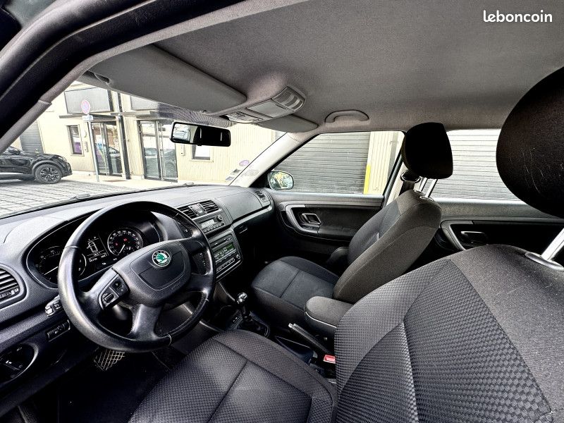 Skoda FABIA 1.2 TSI 105CH ELEGANCE2 DSG7 / 1ÈRE MAIN / REGULATEUR DE VITESSE / RADAR DE RECU (image 7)