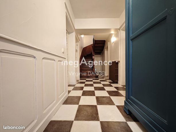 Maison 10 pièces 300 m²