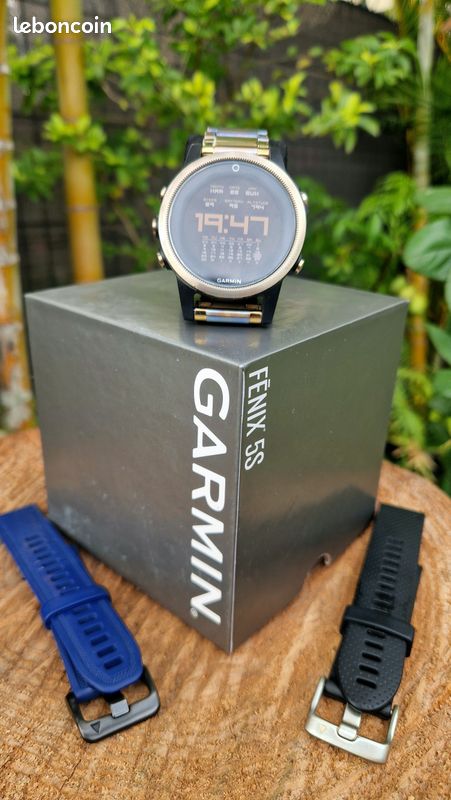 Garmin Fenix 5S Sapphire Edition Goldtone Métal - Sport & Plein air