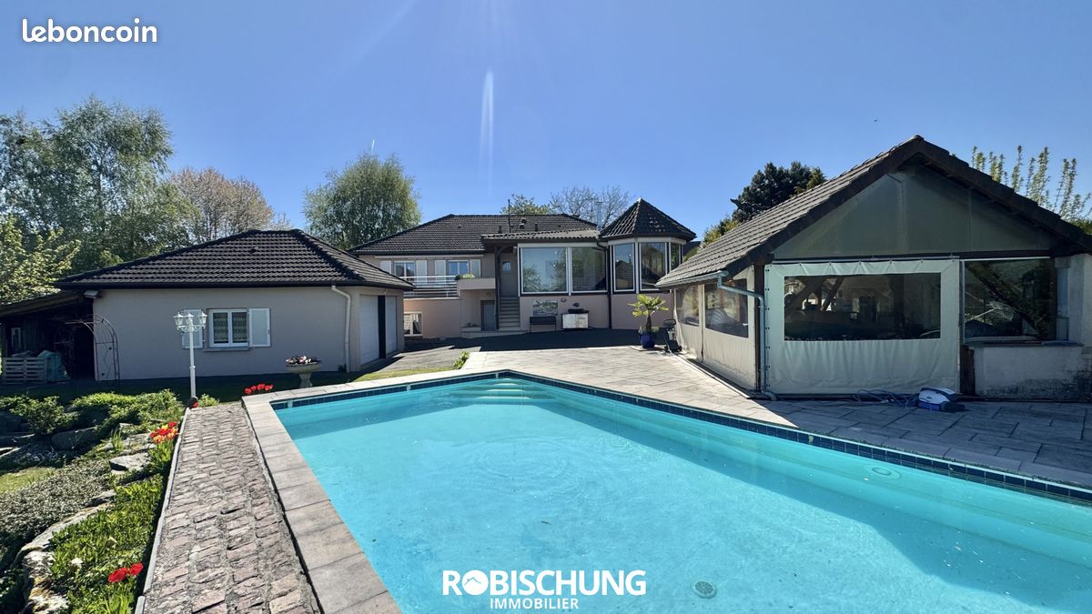 Maison 8 pièces 180 m² · à Montreux-Jeune · 180 m² · 577 500 €