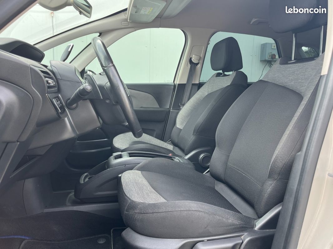 Citroën C4 Picasso II (2) 1.6 BLUEHDI 120 S&S SHINE EAT6 (image 8)